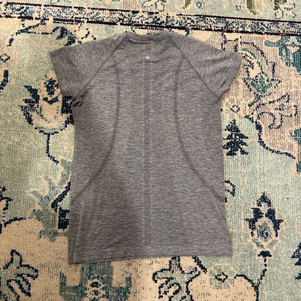 Gray Lululemon swiftly tech shirt